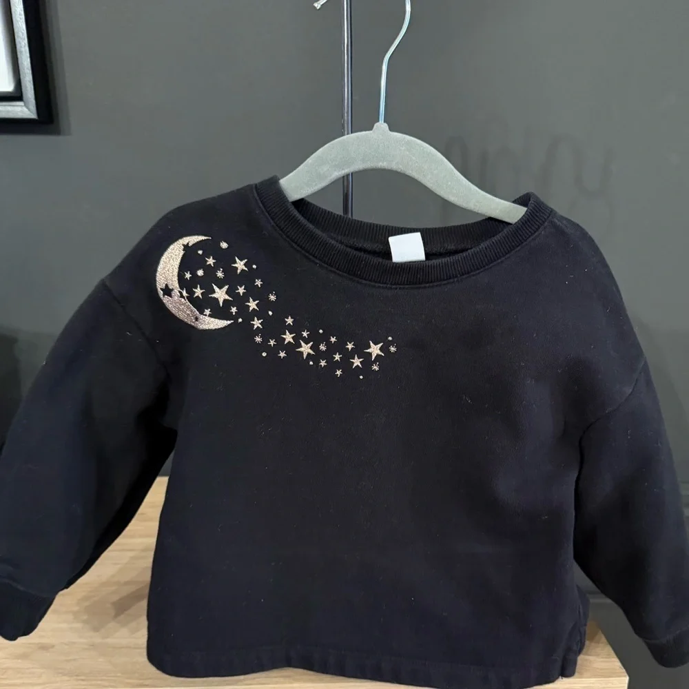 Baby Gap Black Sweatshirt w/ Embroidered Star & Moon Design • 2T